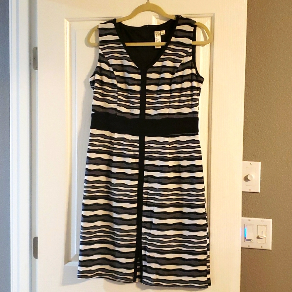 Sleeveless striped textured dress